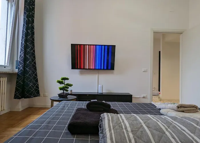 With Free Parking 15 Minutes Walk From Arena Apartment *