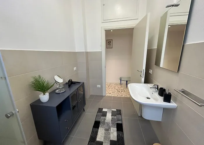 With Free Parking 15 Minutes Walk From Arena *